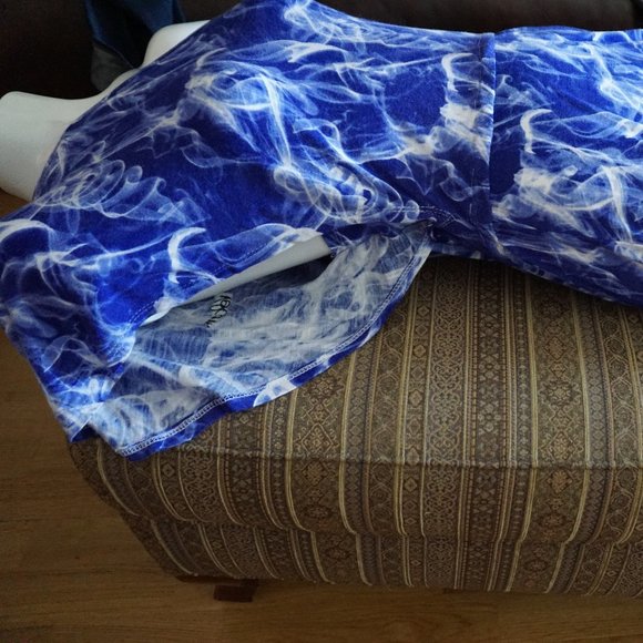 Volcom Smoke Screens One Shoulder Blue and White Dress size M NWT - Picture 7 of 7